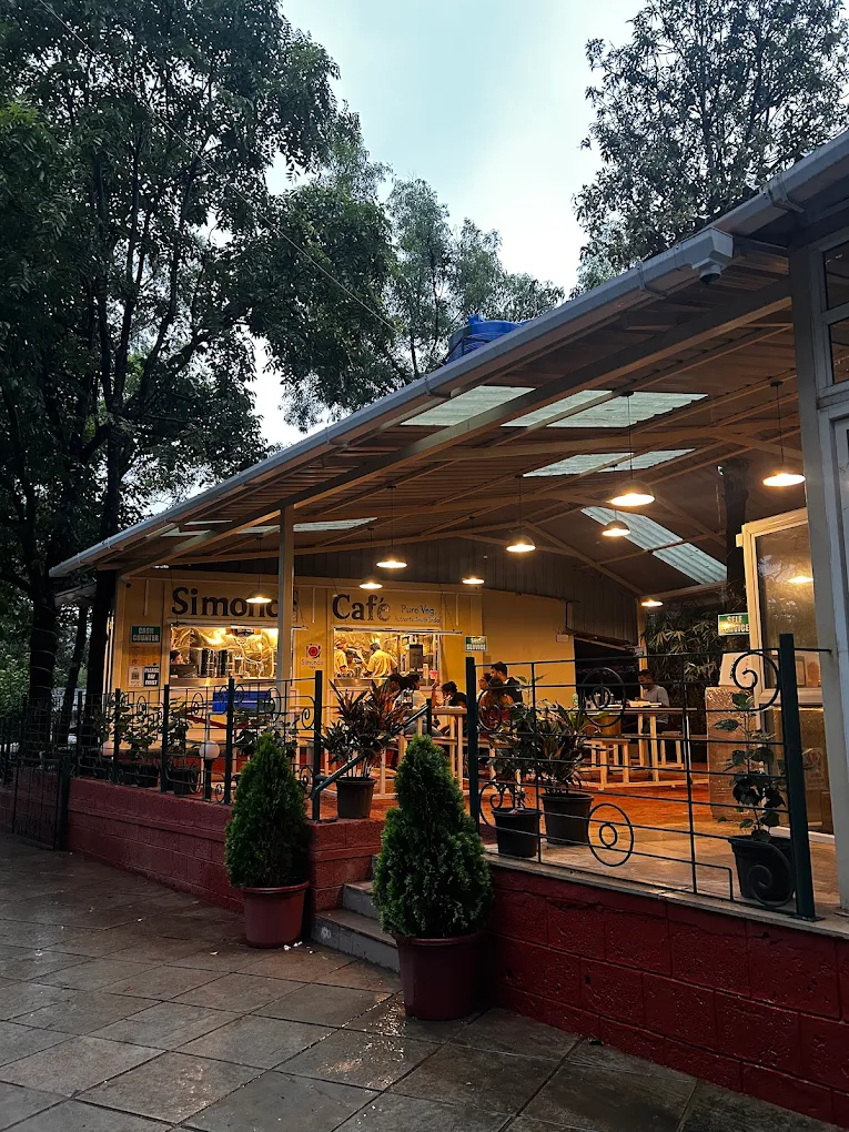 Simonds Café at dusk, Panchgani